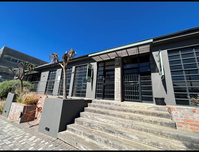 297M² BUILDING TO LET IN SALT RIVER